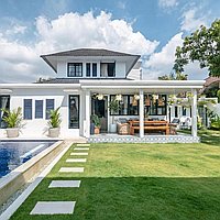 Five bedroom character filled estate in the heart of Seminyak. Villas in Bali for Sale: Villa in Seminyak, Bali for 5.2 Million CNY. Leasehold. Preview of photo #1