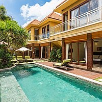 Sophisticated 4-bedroom Seminyak sanctuary for lease. Villas in Bali for Sale: Вилла в Семиньяк, Бали за 429 тыс. USD. Leasehold. Предварительный просмотр фото #1