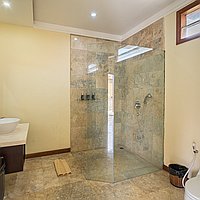 Sophisticated 4-bedroom Seminyak sanctuary for lease. Villas in Bali for Sale: Вилла в Семиньяк, Бали за 429 тыс. USD. Leasehold. Предварительный просмотр фото #11