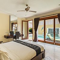 Sophisticated 4-bedroom Seminyak sanctuary for lease. Villas in Bali for Sale: Вилла в Семиньяк, Бали за 429 тыс. USD. Leasehold. Предварительный просмотр фото #7