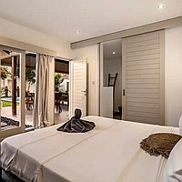 Charming traditional-modern villa steps from Petitenget Beach. Villas in Bali for Sale: Вилла в Семиньяк, Бали за 491 тыс. USD. Leasehold. Предварительный просмотр фото #11