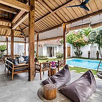 Charming traditional-modern villa steps from Petitenget Beach. Villas in Bali for Sale: Вилла в Семиньяк, Бали за 491 тыс. USD. Leasehold. Предварительный просмотр фото #4