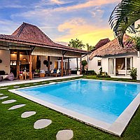 Charming traditional-modern villa steps from Petitenget Beach. Villas in Bali for Sale: Вилла в Семиньяк, Бали за 491 тыс. USD. Leasehold. Предварительный просмотр фото #2