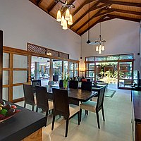 Freehold Four Bedroom Villa with Traditional Architecture in the Heart of Seminyak. Villas in Bali for Sale: Вилла в Семиньяк, Бали за 2331 тыс. USD. Freehold. Предварительный просмотр фото #3