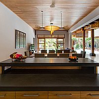 A Splendid Six-Bedroom Freehold Villa in the Heart of Seminyak. Villas in Bali for Sale: Villa in Seminyak, Bali for 2760 Thousands USD. Freehold. Preview photo #5