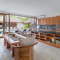 Traditional Three-Bedroom Freehold Villa on 750sqm Only Minutes Walk to the Beach. Villas in Bali for Sale: Villa in Seminyak, Bali for 1356 Thousands USD. Freehold. Preview photo #8