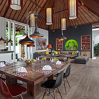 Stunning 12 Bed Villa Estate – Two Interconnected 6 Bedroom Villas in Gated Seminyak Community. Villas in Bali for Sale: Villa in Seminyak, Bali for 1550 Thousands USD. Leasehold. Preview photo #2
