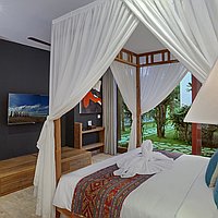 Stunning 12 Bed Villa Estate – Two Interconnected 6 Bedroom Villas in Gated Seminyak Community. Villas in Bali for Sale: Villa in Seminyak, Bali for 1550 Thousands USD. Leasehold. Preview photo #4