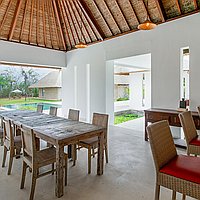 Spacious Four-Bedroom Beachfront Villa in Tabanan: Balinese-Meets-Modern Elegance with Promising ROI. Villas in Bali for Sale: Villa in Tabanan, Bali for 1211 Thousands USD. Freehold. Preview photo #5
