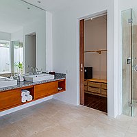 Spacious Four-Bedroom Beachfront Villa in Tabanan: Balinese-Meets-Modern Elegance with Promising ROI. Villas in Bali for Sale: Villa in Tabanan, Bali for 1211 Thousands USD. Freehold. Preview photo #11
