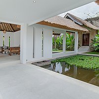 Spacious Four-Bedroom Beachfront Villa in Tabanan: Balinese-Meets-Modern Elegance with Promising ROI. Villas in Bali for Sale: Villa in Tabanan, Bali for 1211 Thousands USD. Freehold. Preview photo #12