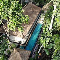 Unmissable Opportunity: Top-Tier Three-Bedroom Villa with River View and Premium Amenities in Cepaka, Tabanan. Villas in Bali for Sale: Vila di Tabanan, Bali untuk 700 Ribuan USD. Leasehold. Pratinjau foto #1