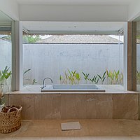 Brand New Iconic Freehold Beachfront Villa Complex. Villas in Bali for Sale: Villa in Tabanan, Bali for 6134 Thousands USD. Freehold. Preview photo #11