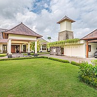 Elegant estate surrounded by rice field Keliki in North of Ubud. Villas in Bali for Sale: Villa in Ubud, Bali for 1656 Thousands USD. Freehold. Preview photo #1