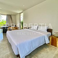 Stunning Modern Tropical Oasis Minutes From The Beach. Villas in Bali for Sale: Vila di Uluwatu, Bali untuk 218 Ribuan USD. Leasehold. Pratinjau foto #8