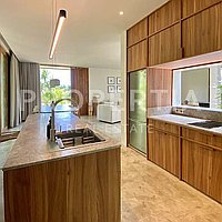 Stunning Modern Tropical Oasis Minutes From The Beach. Villas in Bali for Sale: Vila di Uluwatu, Bali untuk 218 Ribuan USD. Leasehold. Pratinjau foto #1