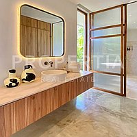 Stunning Modern Tropical Oasis Minutes From The Beach. Villas in Bali for Sale: Vila di Uluwatu, Bali untuk 218 Ribuan USD. Leasehold. Pratinjau foto #11