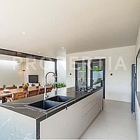 Luxury Family Home In The Heart Of Uluwatu. Villas in Bali for Sale: Villa in Uluwatu, Bali for 506 Thousands USD. Leasehold. Preview photo #4