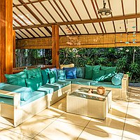 Tropical Villa with Lush Gardens in Central Umalas. Villas in Bali for Sale: Villa in Umalas, Bali for 450 Thousands USD. Leasehold. Preview photo #1