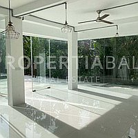 High Potential Renovation Opportunity Investment. Villas in Bali for Sale: Villa in Umalas, Bali for 11.5 Million THB. Leasehold. Preview photo #3