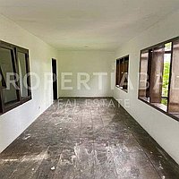 High Potential Renovation Opportunity Investment. Villas in Bali for Sale: Villa in Umalas, Bali for 11.5 Million THB. Leasehold. Preview of photo #1