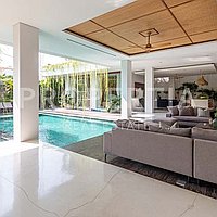 Amazing Spacious Villa In The Heart Of Umalas. Villas in Bali for Sale: Вилла в Умалас, Бали за 600 тыс. USD. Leasehold. Предварительный просмотр фото #1