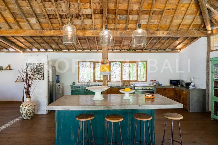 Stunning Traditional Villa In Bingin Steps From The Beach. Villas in Bali for Sale: Villa in Bingin, Bali for 1774 Thousands EUR. Leasehold. Main Photo