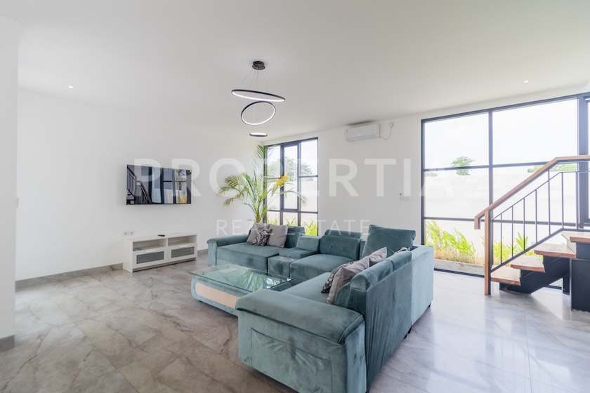 Modern Tropical Family Villa In Bingin. Villas in Bali for Sale: Villa in Bingin, Bali for 6,7 Billion IDR. Leasehold. Main Photo