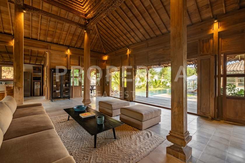 Spacious Tropical Haven In The Heart Of Bingin. Villas in Bali for Sale: Villa in Bingin, Bali for 987 Thousands USD. Leasehold. Main Photo