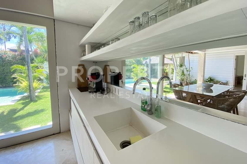 Modern Traditional Tropical Villas In Berawa. Villas in Bali for Sale: Villa in Berawa (Canggu), Bali for 260 Thousands USD. Leasehold. Main Photo