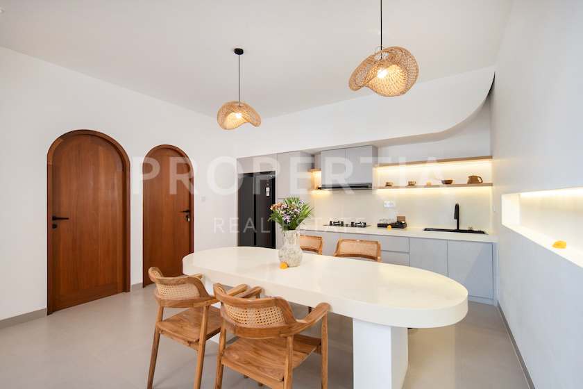 2 Bedroom Villa In The Prime Area Of Berawa. Villas in Bali for Sale: Villa in Berawa (Canggu), Bali for 1,9 Million CNY. Leasehold. Main Photo