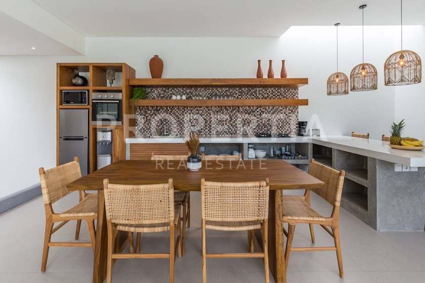 Modern Tropical Retreat In Prime Berawa. Villas in Bali for Sale: Villa in Berawa (Canggu), Bali for 346 Thousands USD. Leasehold. Main Photo