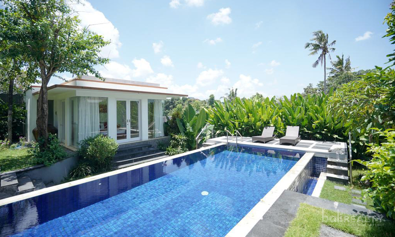 Freehold Four-Bedroom Canggu Villa on 10 ARE. Villas in Bali for Sale: Villa in Canggu, Bali for 558 Thousands USD. Freehold. Main Photo