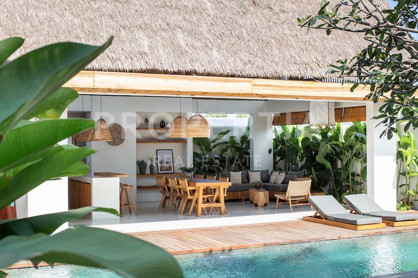 Elegant 3-Bedroom Villa In Heart Of Canggu. Villas in Bali for Sale: Villa in Canggu, Bali for 547 Thousands NZD. Leasehold. Main Photo