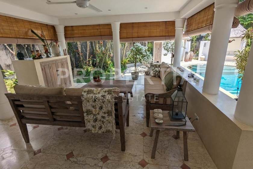 Stunning Villa Steps From The Beach. Villas in Bali for Sale: Villa in Pererenan (Canggu), Bali for 63,8 Million JPY. Leasehold. Main Photo