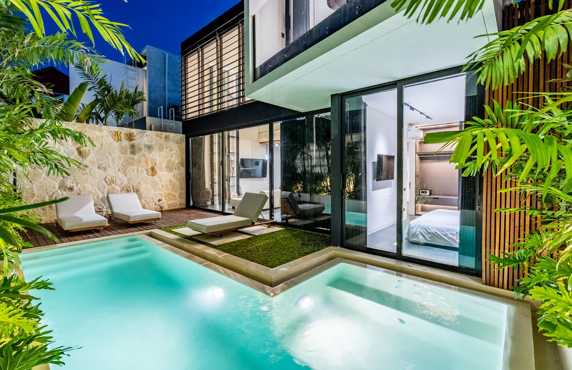 Luxurious 3-bedroom villa retreat near Berawa beach. Villas in Bali for Sale: Villa in Canggu, Bali for 774 Thousands NZD. Leasehold. Main Photo