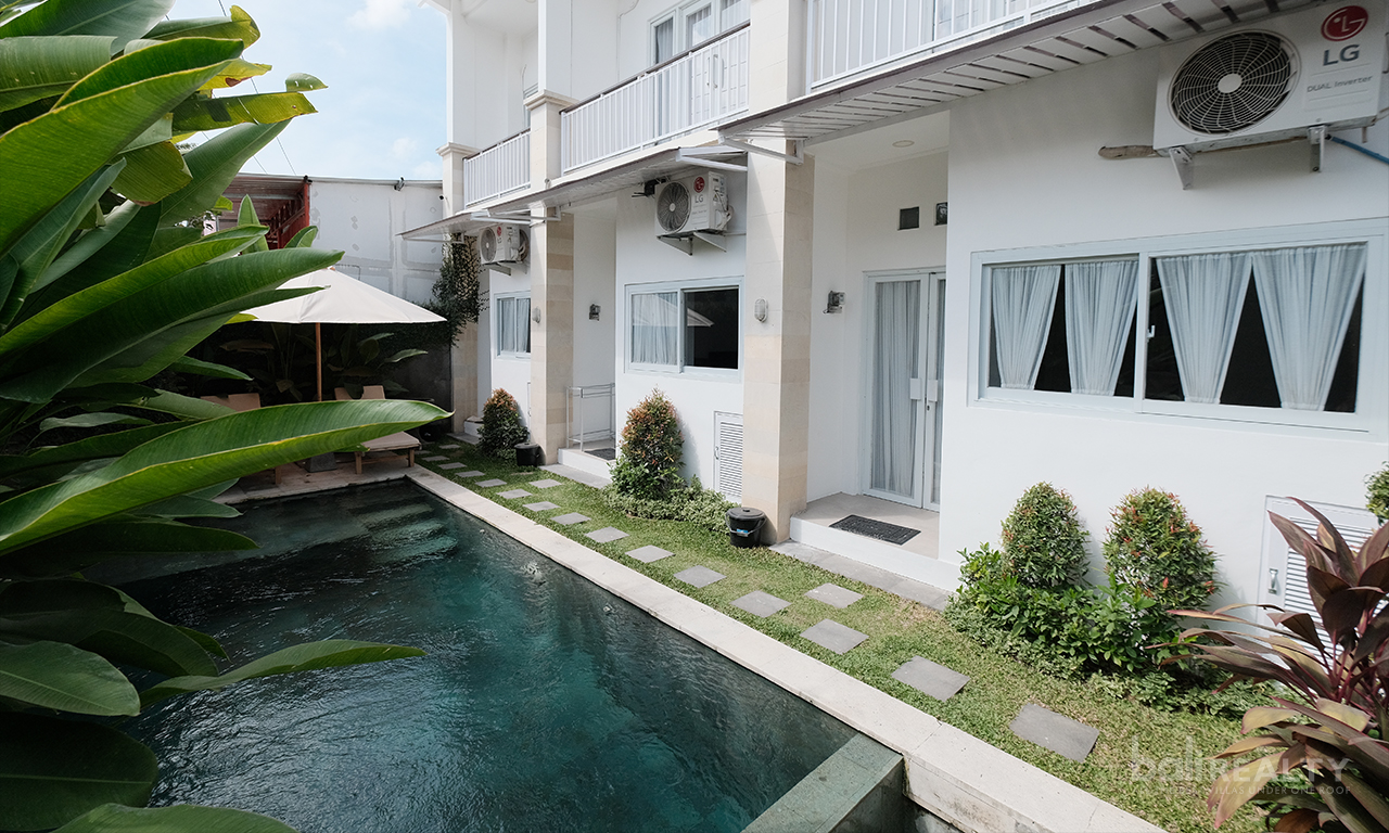 Three One-Bedroom Modern Apartment Townhouse-Style Units in Pererenan. Villas in Bali for Sale: Villa in Canggu, Bali for 144 Thousands USD. Leasehold. Main Photo