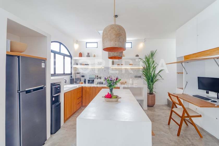 Tranquil Modern Villa In Berawa. Villas in Bali for Sale: Villa in Berawa (Canggu), Bali for 1,2 Million HKD. Leasehold. Main Photo