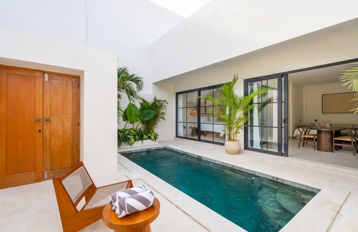 Charming 1-bedroom villa with rooftop in north of Tumbak Bayuh. Villas in Bali for Sale: Villa in Canggu, Bali for 4,5 Million THB. Leasehold. Main Photo