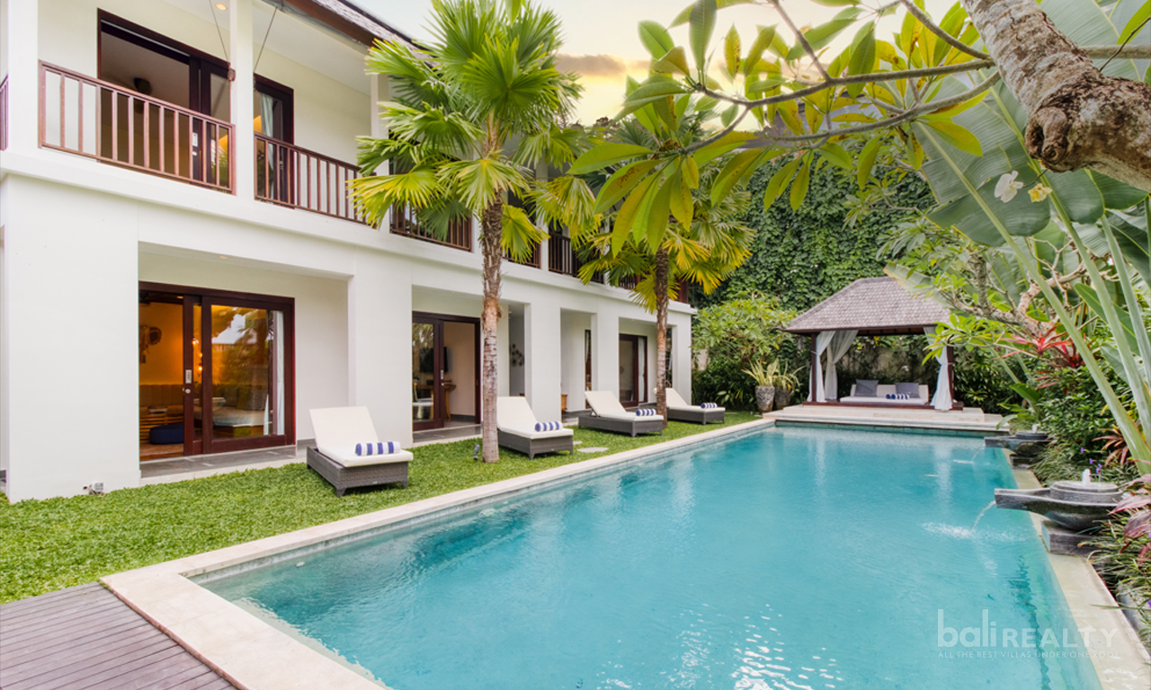 Tropical Dream Home: Modern Four Bedroom Villa in Berawa’s Prime Location. Villas in Bali for Sale: Villa in Canggu, Bali for 751 Thousands USD. Leasehold. Main Photo