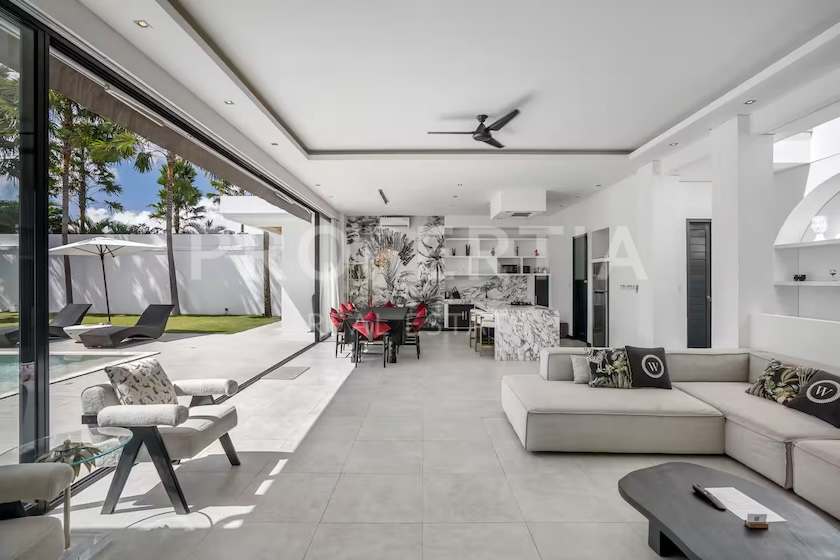 Modern Luxury In Berawa Steps From The Beach. Villas in Bali for Sale: Villa in Berawa (Canggu), Bali for 13,9 Billion IDR. Leasehold. Main Photo