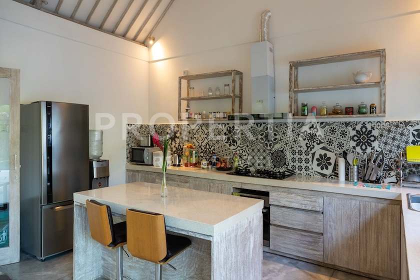 Tropical Elegance In Berawa. Villas in Bali for Sale: Villa in Berawa (Canggu), Bali for 3,7 Million HKD. Leasehold. Main Photo