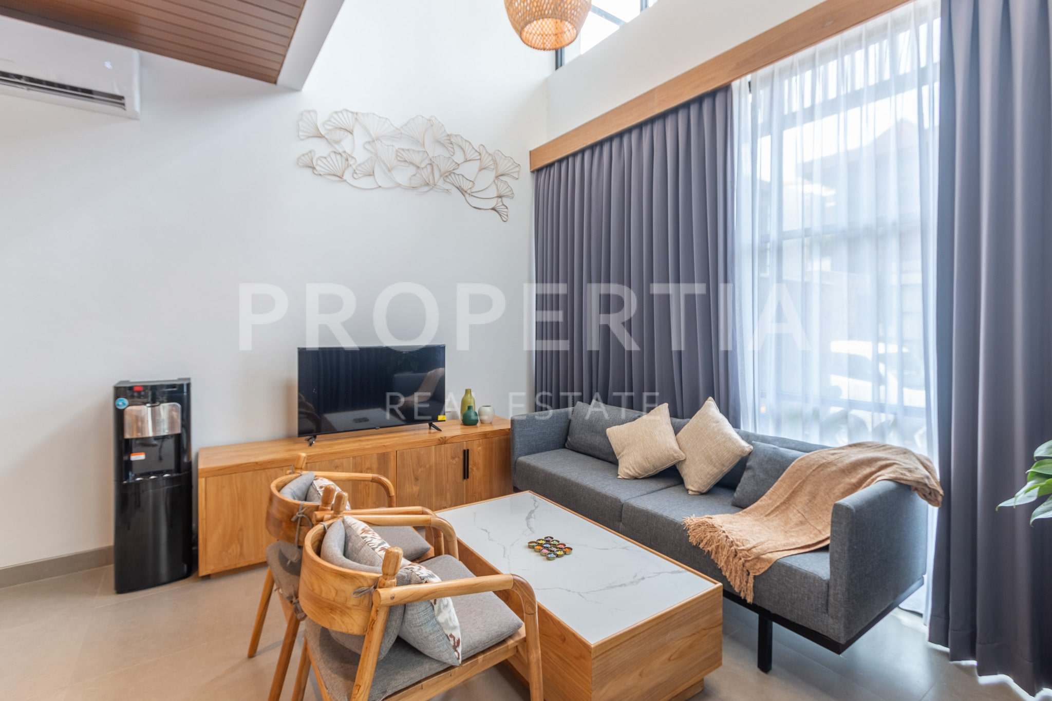 Amazing Freehold Investment In Center Of Canggu. Villas in Bali for Sale: Villa in Canggu, Bali for 29,1 Million INR. Freehold. Main Photo