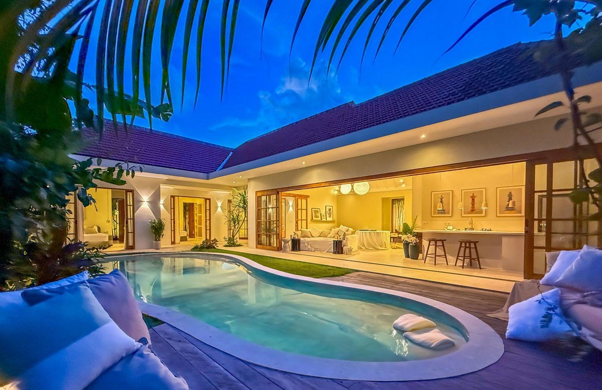 Peaceful 3-bedroom villa near the action in Canggu. Villas in Bali for Sale: Villa in Canggu, Bali for 433 Thousands USD. Leasehold. Main Photo