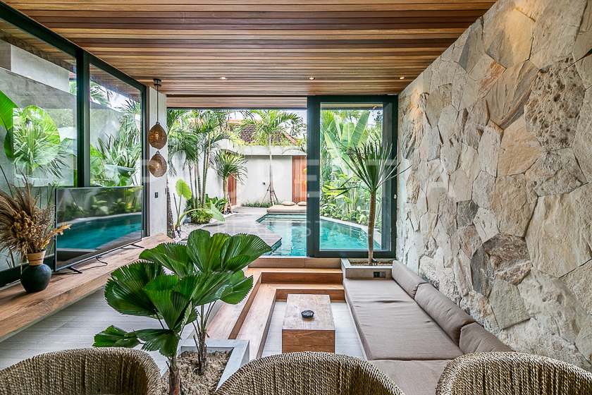 Stunning Contemporary Tropical Villa In The Heart Of Canggu. Villas in Bali for Sale: Villa in Canggu, Bali for 234 Thousands USD. Leasehold. Main Photo