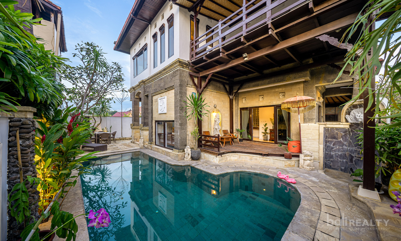 Newly Renovated 3 bedroom Freehold Villa. Villas in Bali for Sale: Villa in Canggu, Bali for 3,2 Million HKD. Freehold. Main Photo