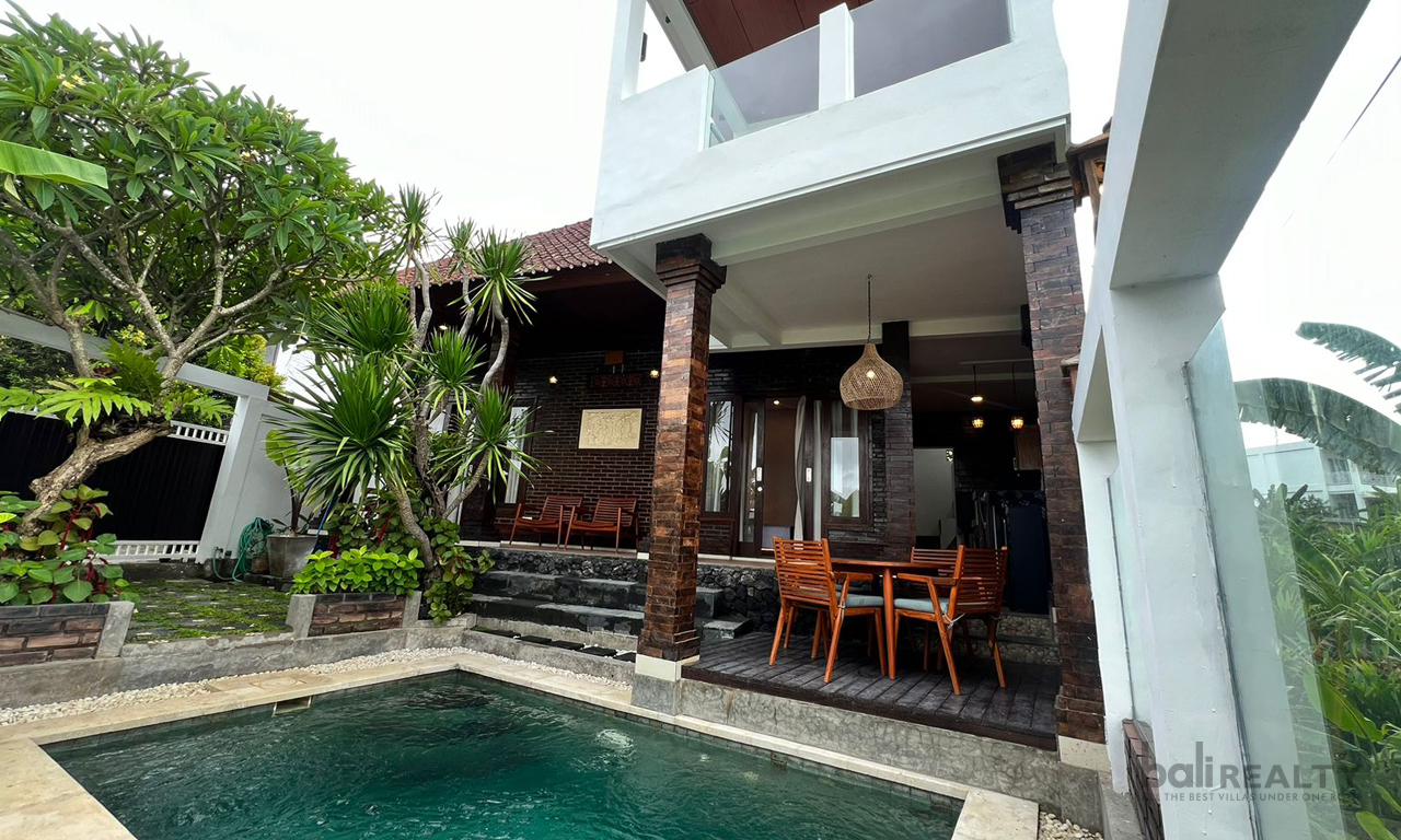 Two-Bedroom Balinese Tropical Villa with Rice Paddy and Sunset Views in Prime Canggu Locale. Villas in Bali for Sale: Villa in Canggu, Bali for 16,7 Million JPY. Leasehold. Main Photo