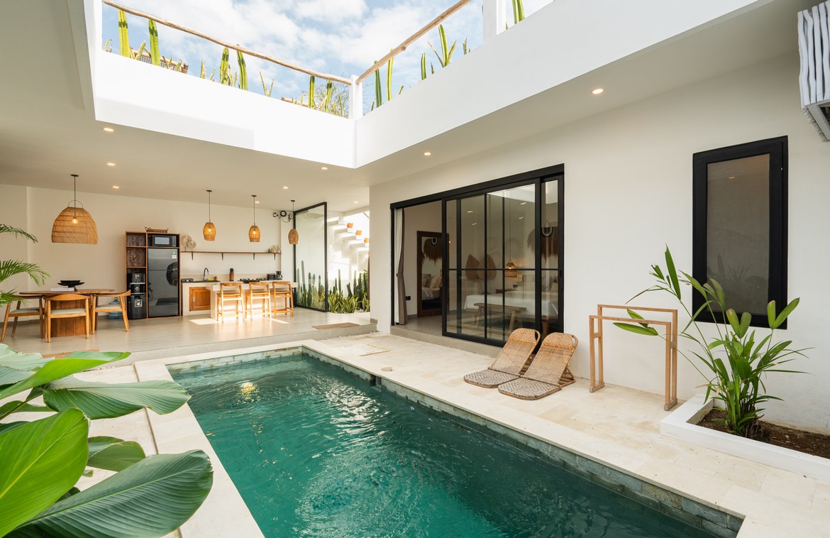 Charming new 2-bedroom villa in tranquil Tumbak Bayuh village. Villas in Bali for Sale: Villa in Canggu, Bali for 6,7 Million THB. Leasehold. Main Photo