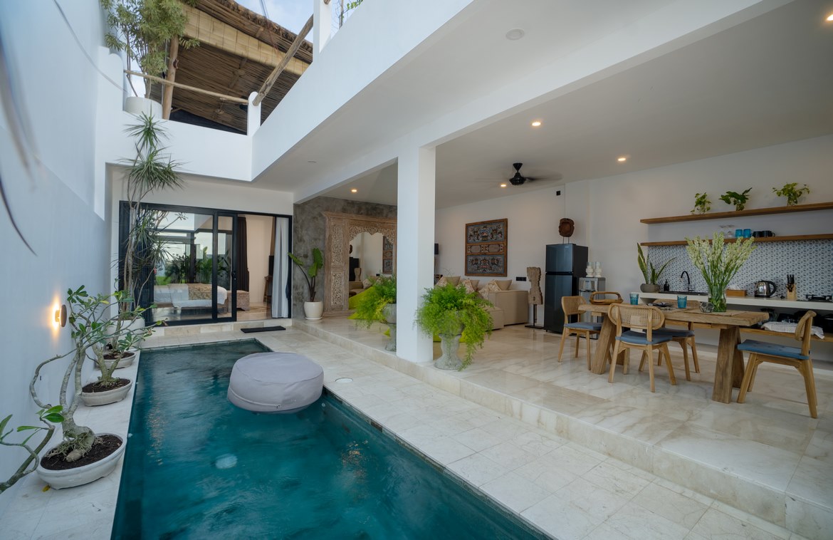 Charming Tumbak Bayuh villa with rooftop rice field views. Villas in Bali for Sale: Villa in Canggu, Bali for 6,2 Million THB. Leasehold. Main Photo