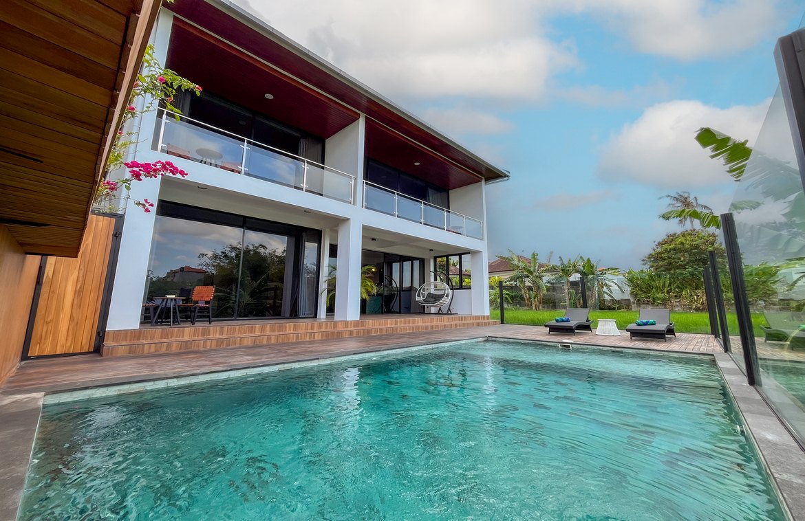 Modern 3-bedroom villa with rice field views in Canggu. Villas in Bali for Sale: Villa in Canggu, Bali for 4,1 Million HKD. Leasehold. Main Photo